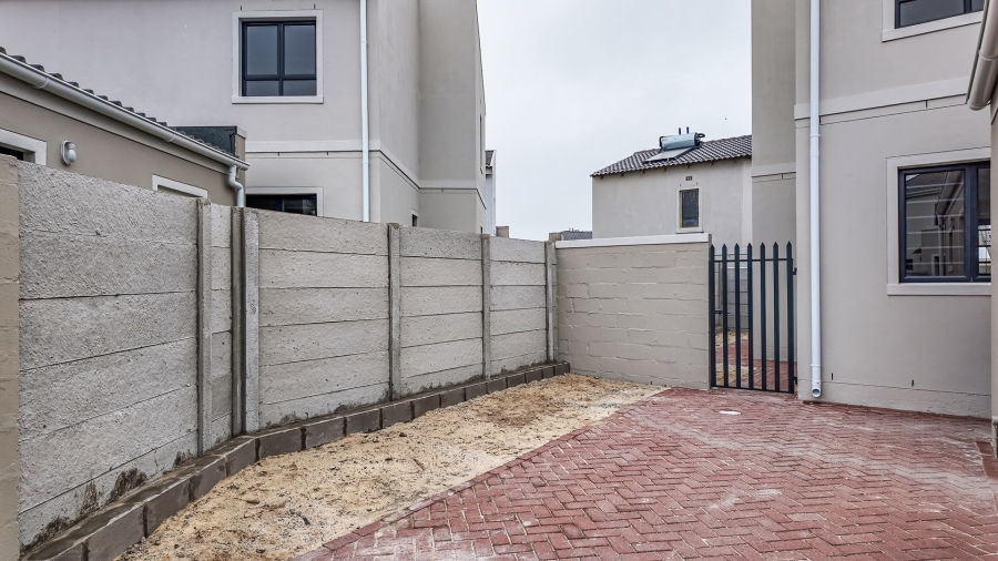 To Let 3 Bedroom Property for Rent in Rivergate Western Cape